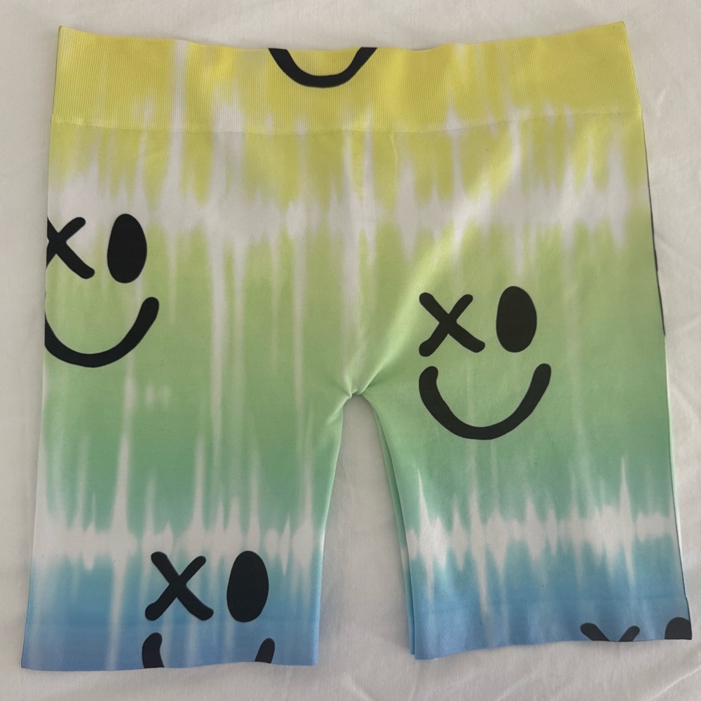Tie-Dye Smiley Face Malibu Sugar biker shorts. One size (fits 7-10) NEVER WORN